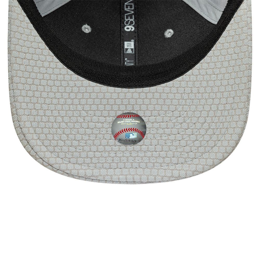 New York Yankees Mesh Flawless 9Seventy Stretch-Snap Snapback Cap