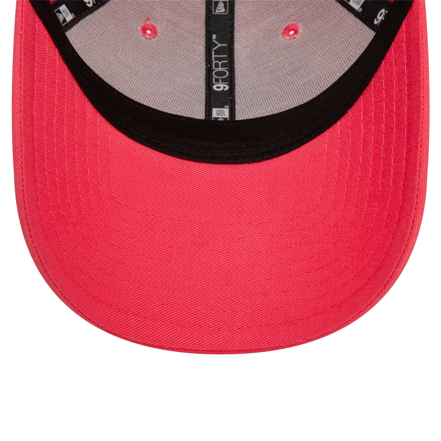 New Era Mens League Essential 9Forty Cap ~ New York Yankees fuchsia