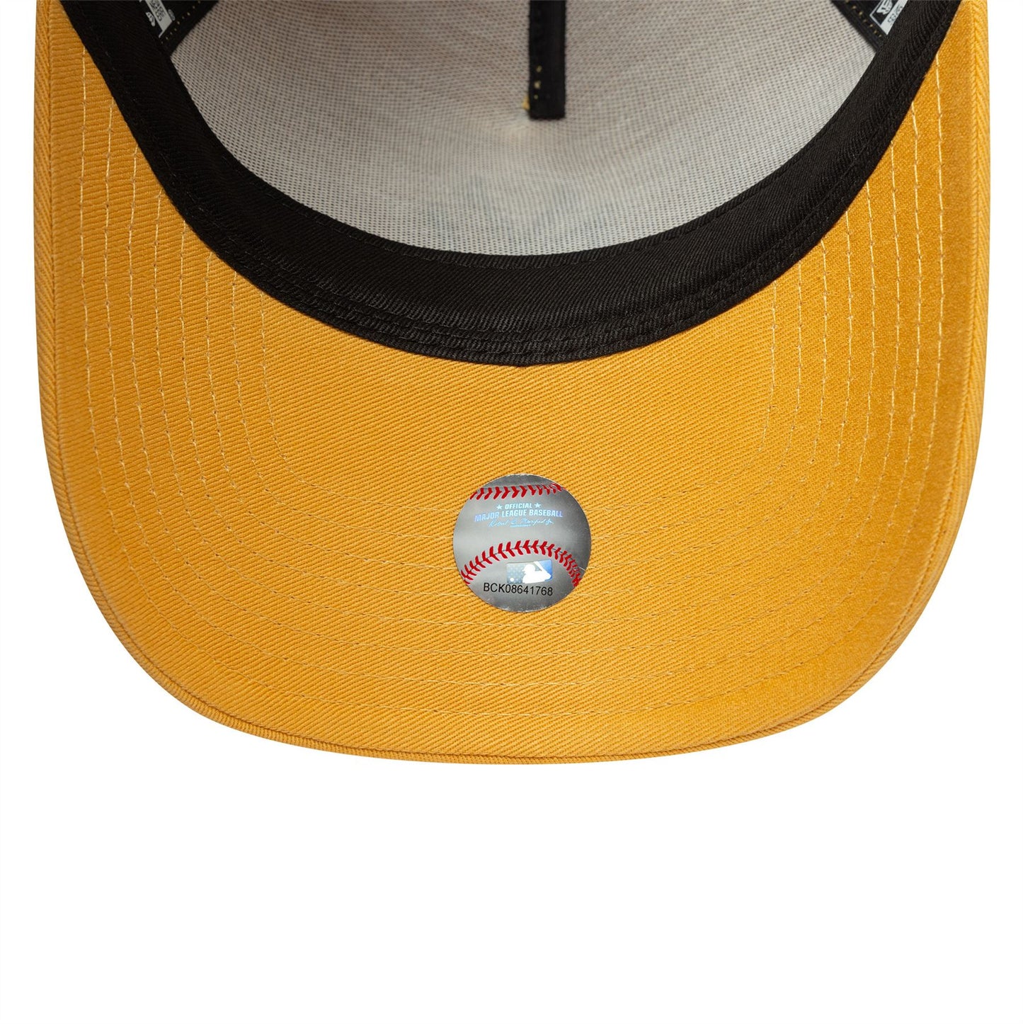 New York Yankees MLB League Essential Beige 9FORTY A-Frame Trucker Snapback Cap