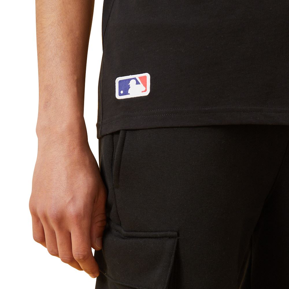 New Era Men's  MLB Left Chest Team Logo T-Shirt ~ "New York Yankees" black