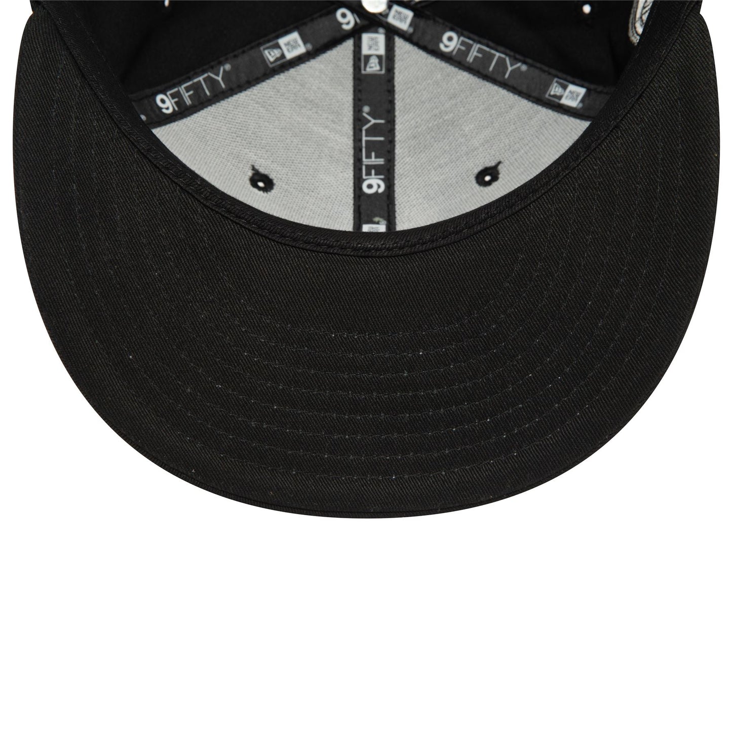 New Era Mens Monochrome 9Fifty Cap ~ New York Yankees black