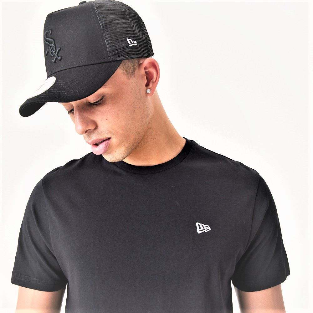 New Era Mens Essentials T-Shirt ~ New Era Black