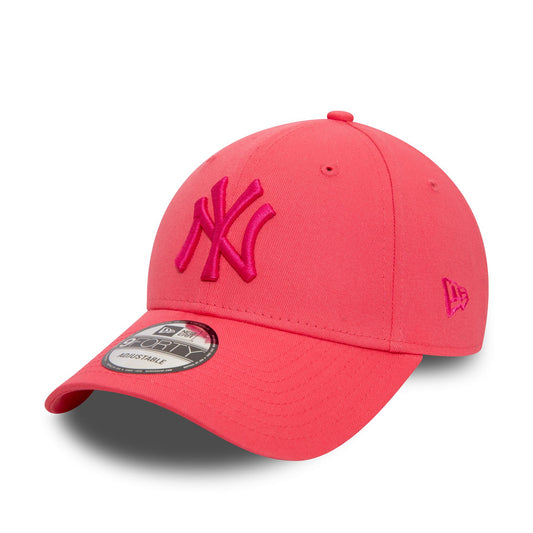 New Era Mens League Essential 9Forty Cap ~ New York Yankees fuchsia