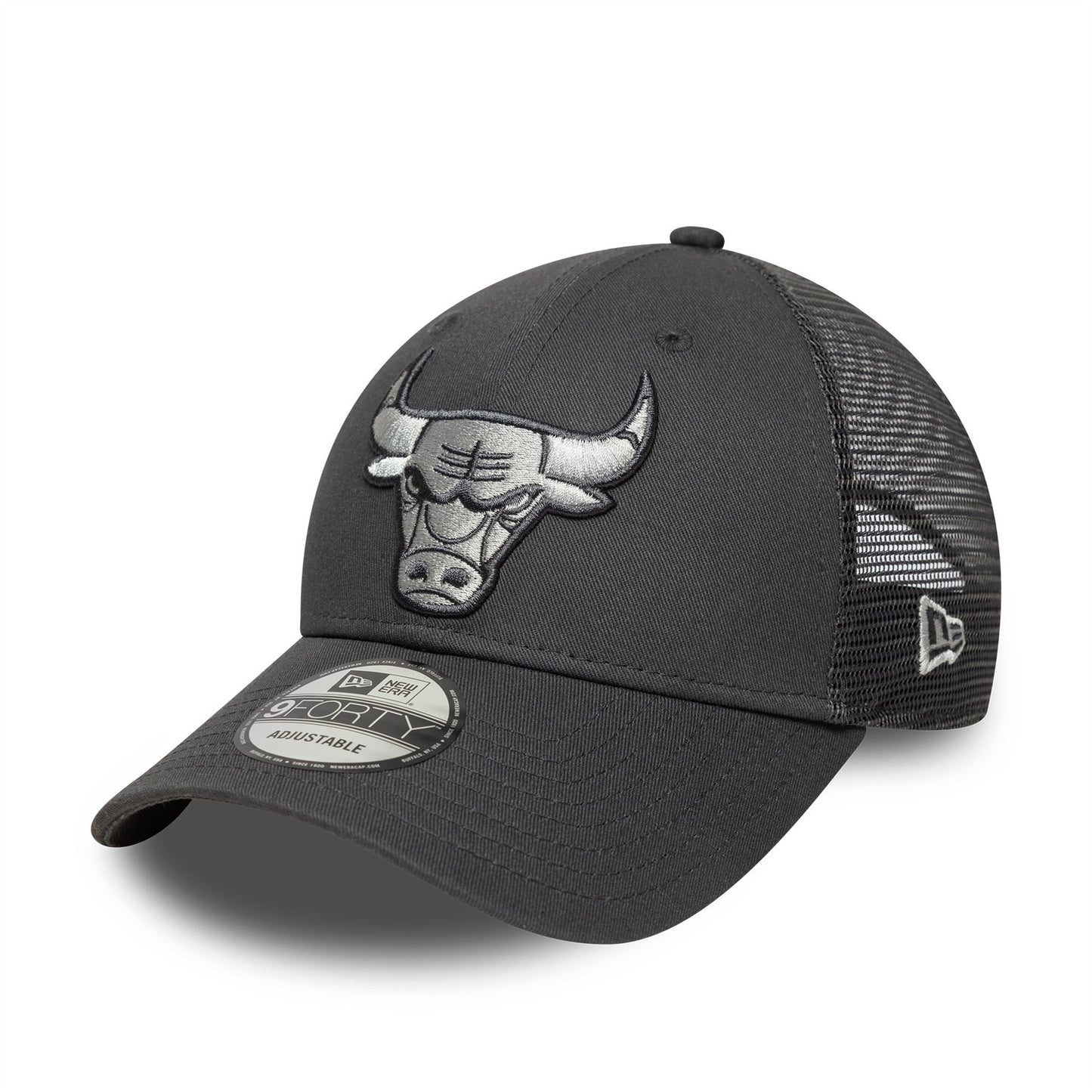 Chicago Bulls NBA Dark Grey 9FORTY Trucker Adjustable Cap