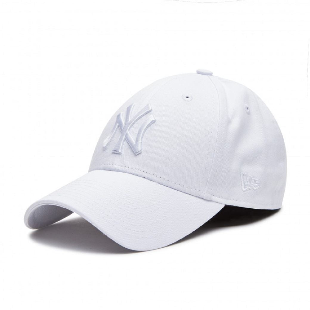 New Era Womens 9Forty Adjustable Curve Brim OSFA Cap ~ New York Yankees White