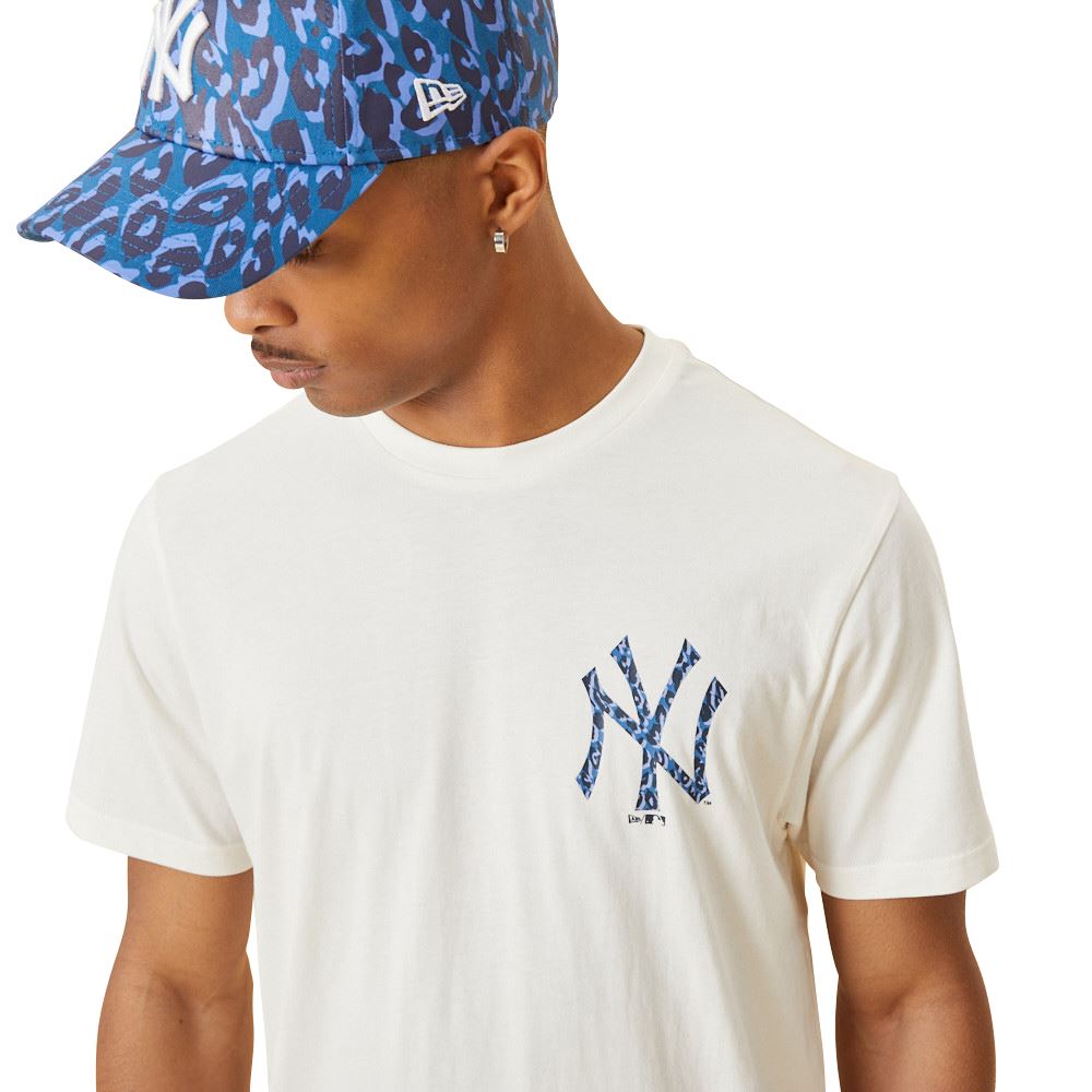 New Era Men's  MLB Left Chest Infill T-Shirt ~ "New York Yankees" cream