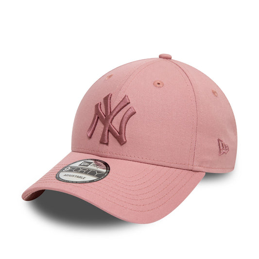 New York Yankees League Essential Dark Pink 9FORTY Adjustable Cap