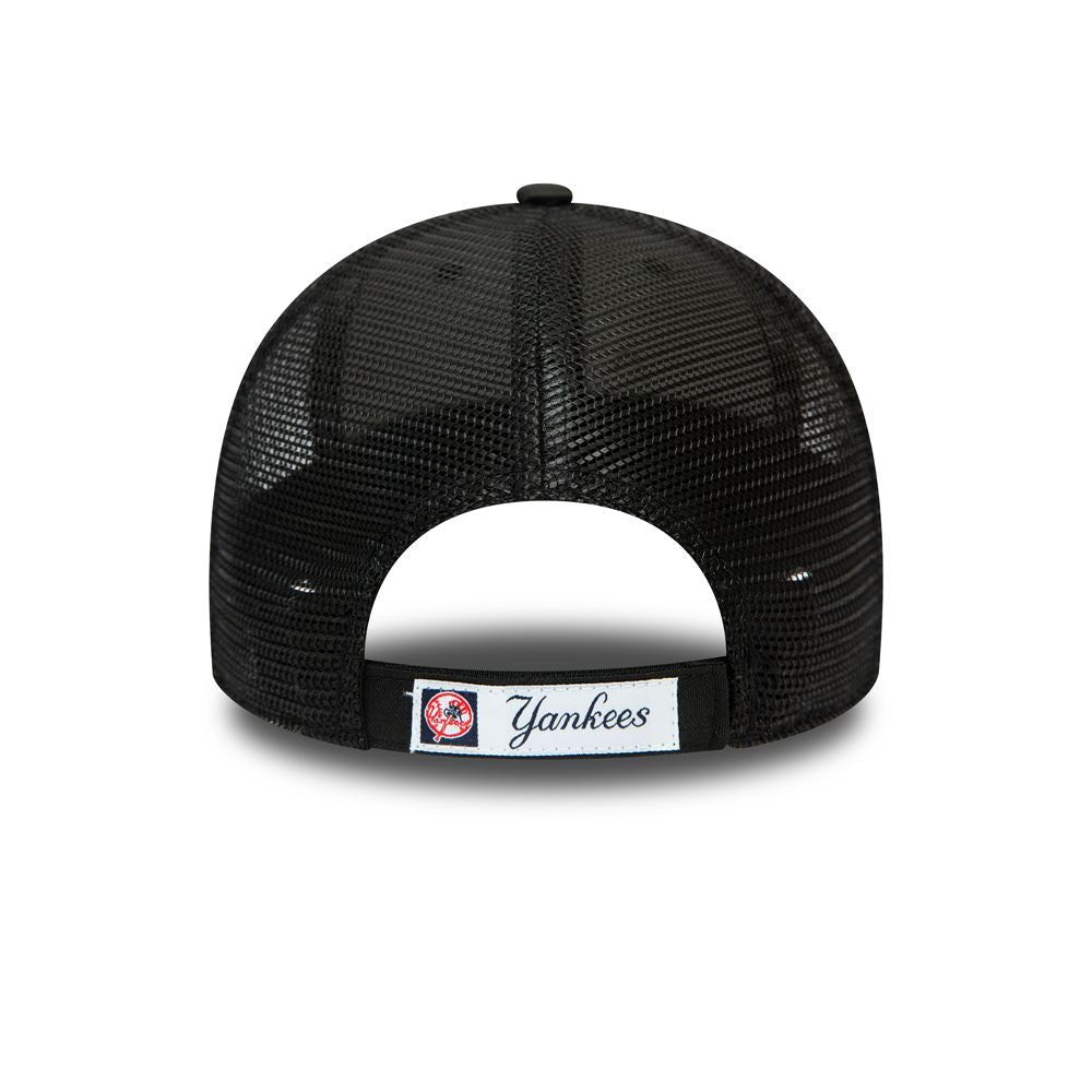 New Era Home Field 9Forty Trucker Cap ~ New York Yankees pink