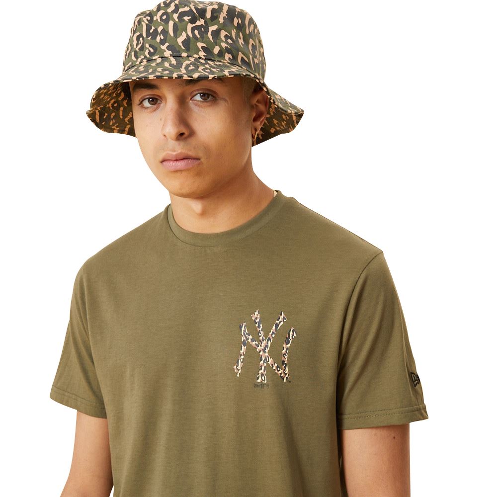 New Era Men's  MLB Left Chest Infill T-Shirt ~ "New York Yankees" olive