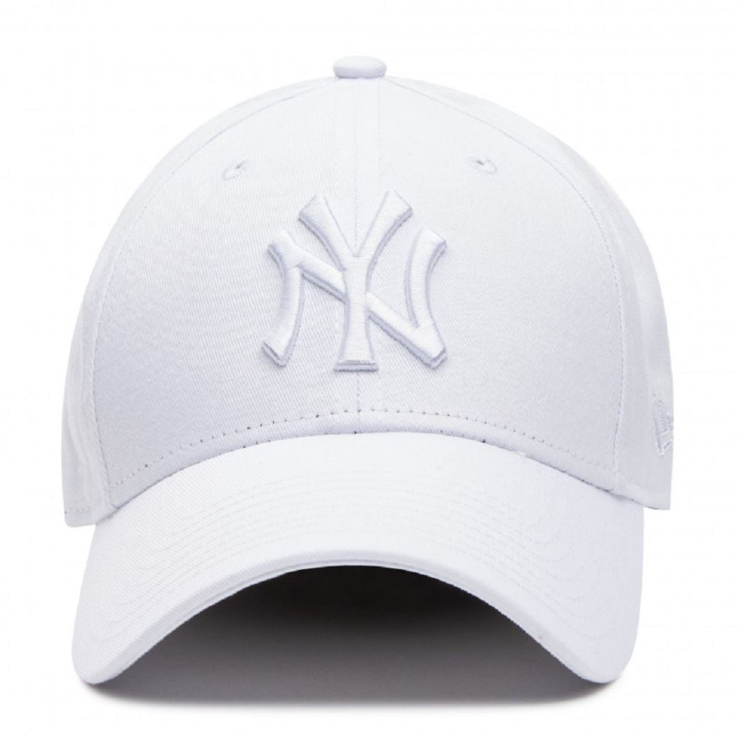 New Era Womens 9Forty Adjustable Curve Brim OSFA Cap ~ New York Yankees White