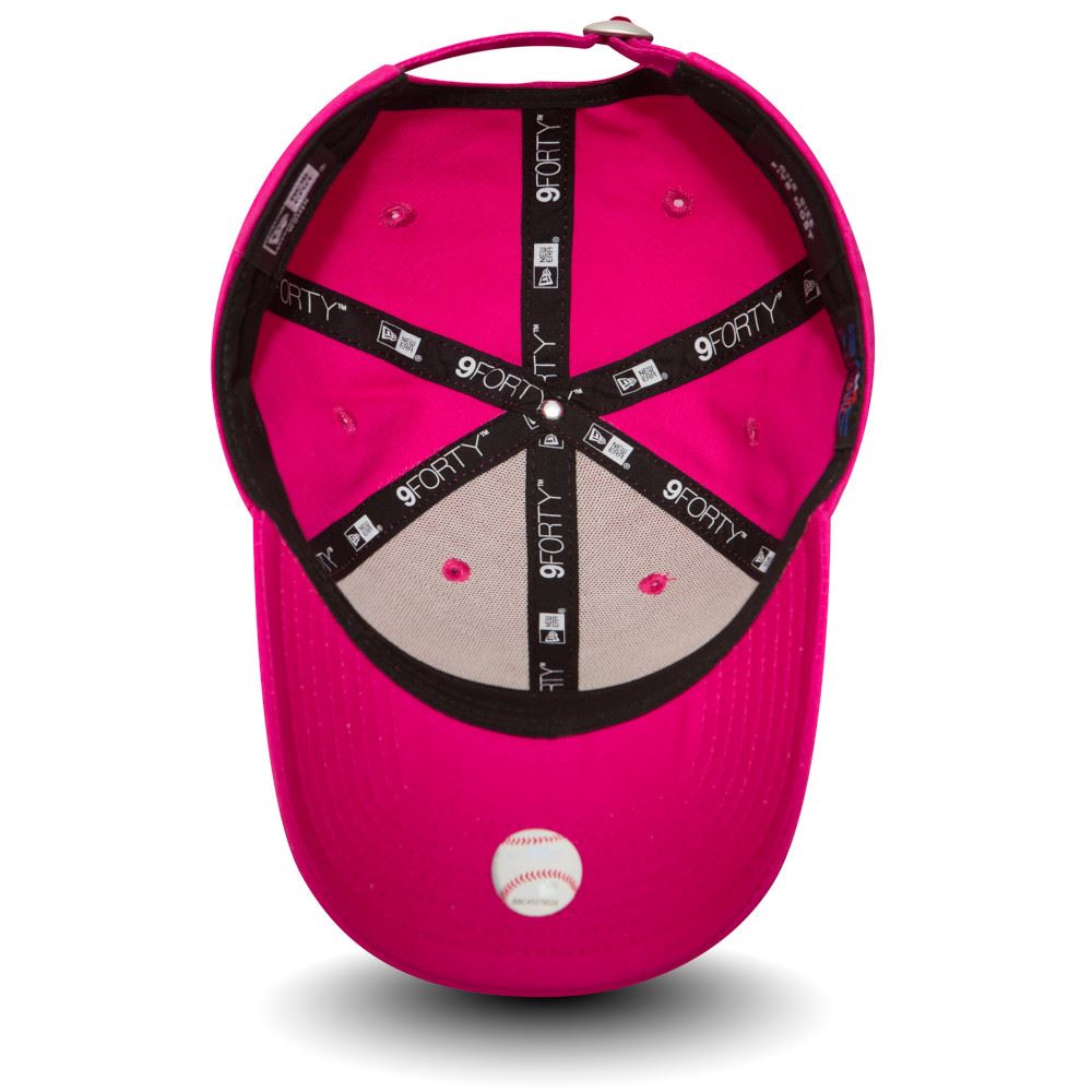 New Era Womens 9Forty Adjustable Curve Brim OSFA Cap ~ New York Yankees Fuchsia