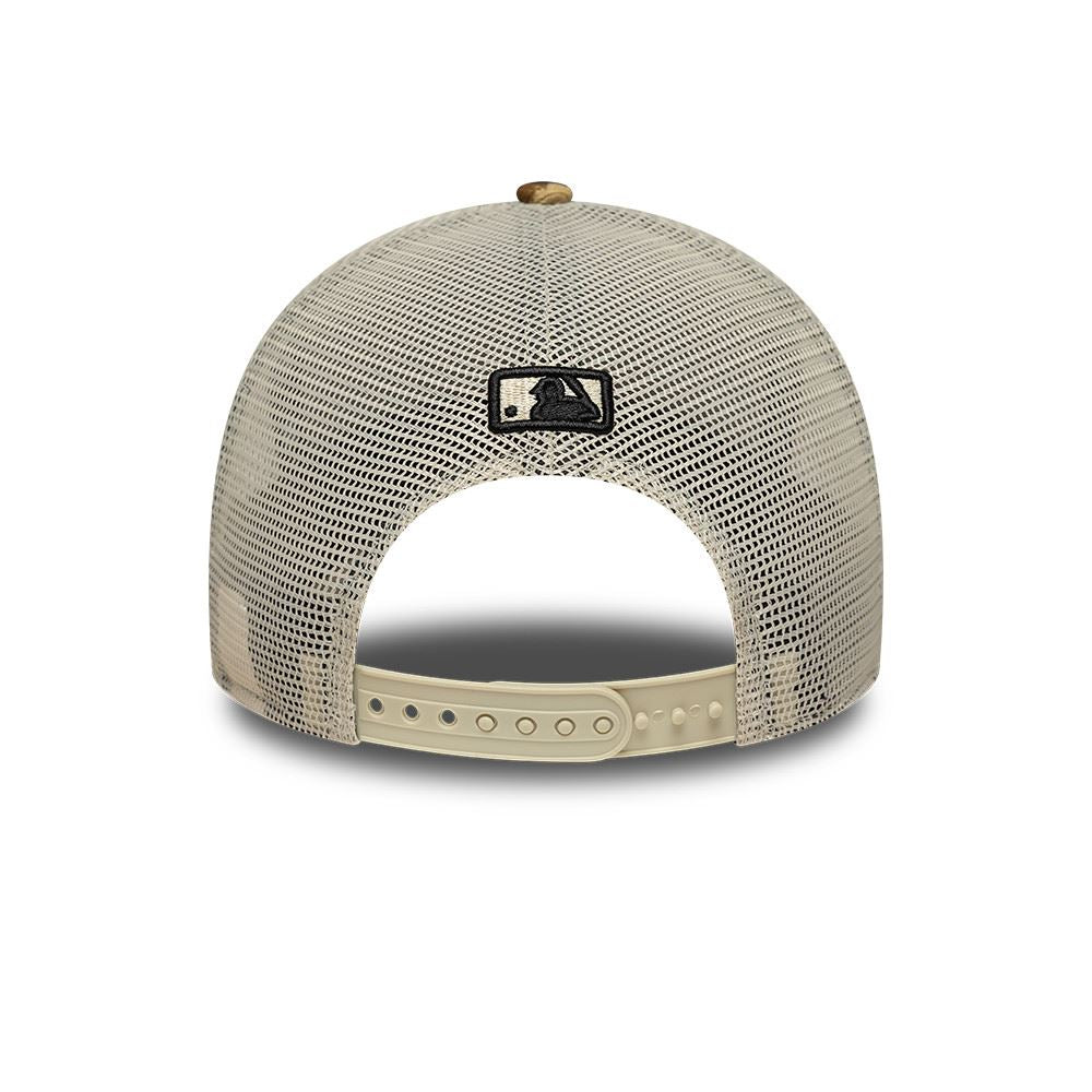 New York Yankees Womens Leopard Trucker 9Forty New Era Cap