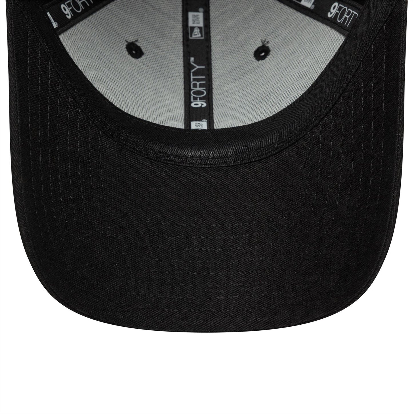 Liverpool FC Core 9FORTY Adjustable Cap Black