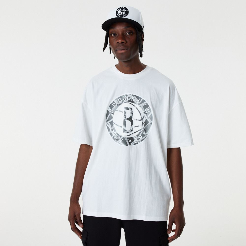 New Era Mens NBA Infill Logo OS T-Shirt ~  Brooklyn Nets White
