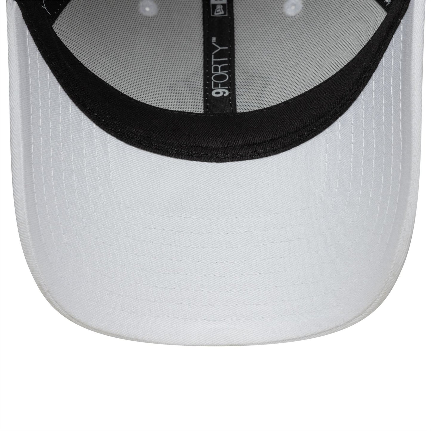 New York Yankees Outline 9Forty Adjustable White Cap