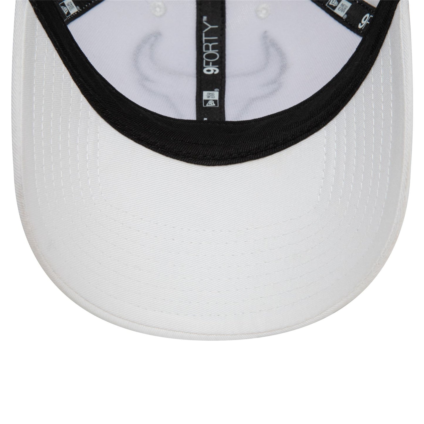 New Era Mens Team Outline 9Forty Cap ~ Chicago Bulls white