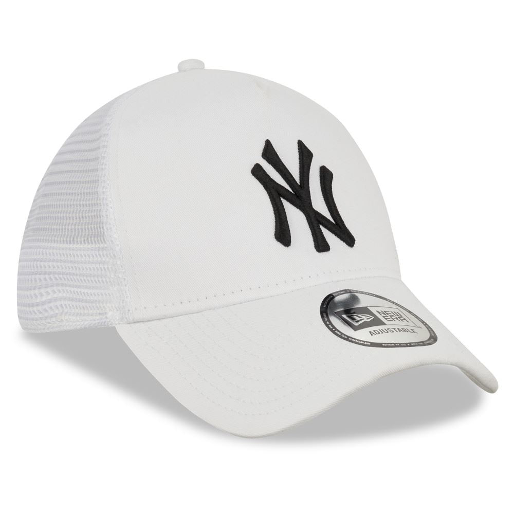 New Era Men's Essential AF Trucker Cap ~ New York Yankees white