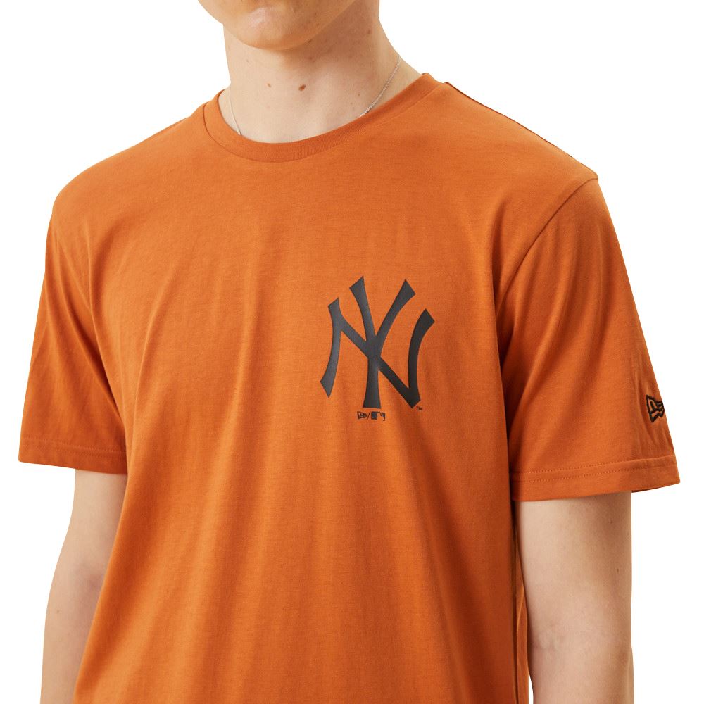 New Era Men's  MLB Left Chest Team Logo T-Shirt ~ "New York Yankees" brown