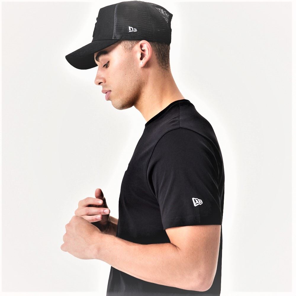 New Era Mens Essentials T-Shirt ~ New Era Black